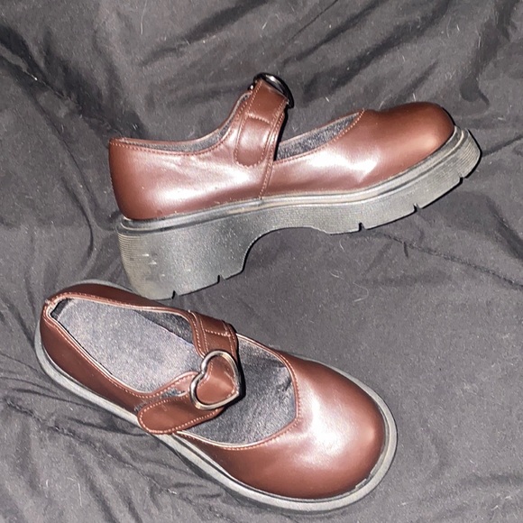 Heart detail, velcro strap, brown, size 6, faux leather, loafer shoe - Picture 2 of 5